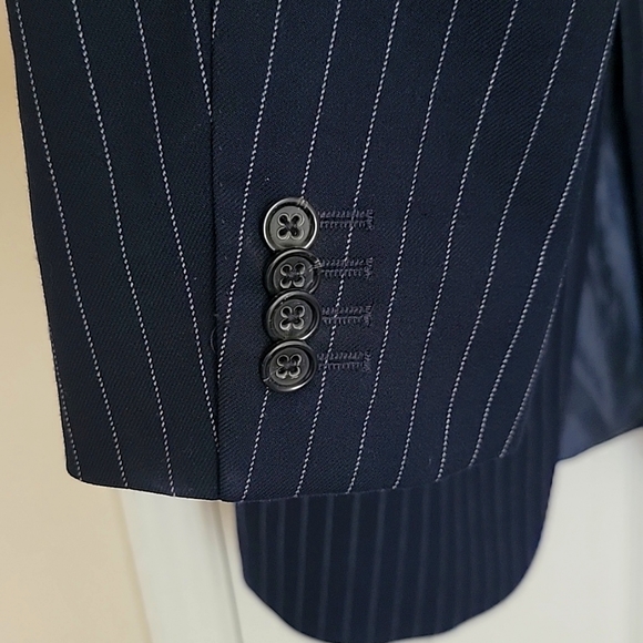 Men's Banana Republic suit Jacket. - Picture 5 of 7